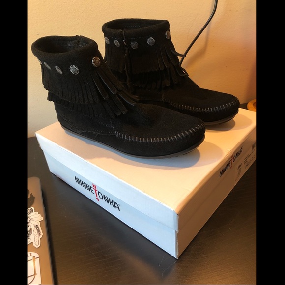 Minnetonka Moc Boots - Picture 2 of 3